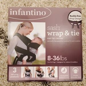 Infantino Sash Wrap and Tie Baby Carrier
